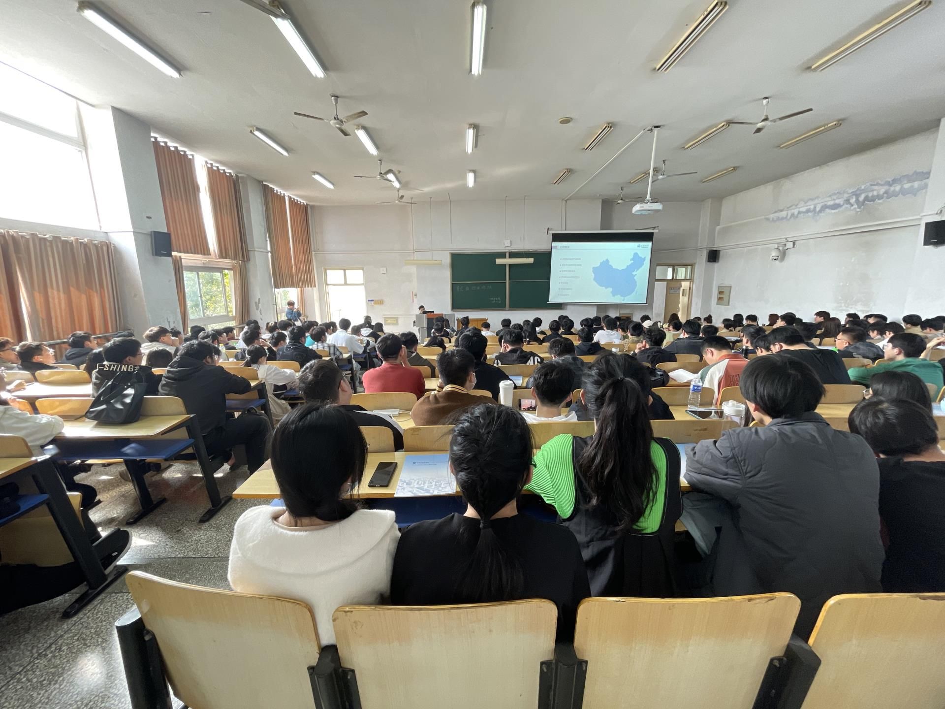 河南科技大學(xué)0330.jpg